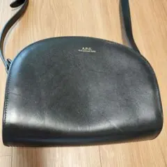 APC ハーフムーンバッグ　ブラックのサムネイル