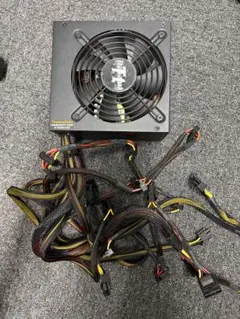 Thermaltake 700W 電源ユニットのサムネイル