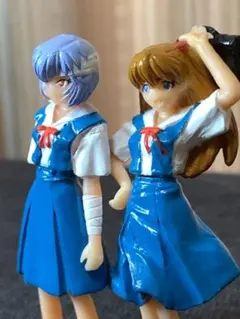 新世紀エヴァンゲリヲン　綾波レイと惣流・アスカ・ラングレー　制服