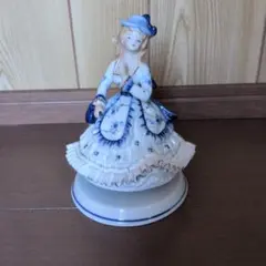 DeMain ドマン 人形 陶器製 貴婦人 置物のサムネイル