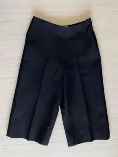 ザ・ロウ 美シルエット 膝丈ショートパンツ 黒 - メルカリ