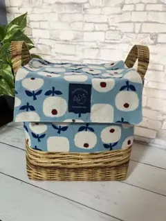 ハンドメイド　空色北欧風花柄 蓋付き大きめ布バスケット