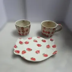 やまぐちあさこさん の イチゴ柄お茶碗＆マグカップ やまぐちあさこさん の イチゴ柄お茶碗＆マグカップ やまぐち