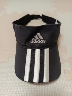 adidas バイザー 黒 3本ライン