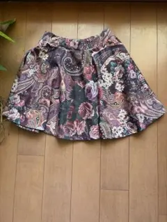 Bershka ペイズリー花柄 フレアミニスカートのサムネイル