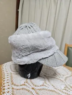 グレー ファー付き ニット帽 キャップスタイル