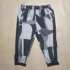 UNDER ARMOUR STORM　クロップドパンツ　七分丈　カプリパンツ　柄のサムネイル