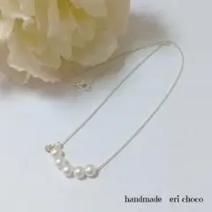 クリスタル&小ぶりホワイトパールの華奢ネックレス