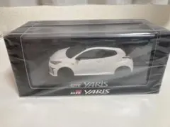 トヨタ ヤリス カラーサンプル ホワイトパールクリスタルシャイン