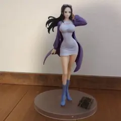 ワンピース　ニコ・ ロビン　フィギュア