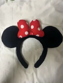 ミニーマウス カチューシャ 赤いリボン