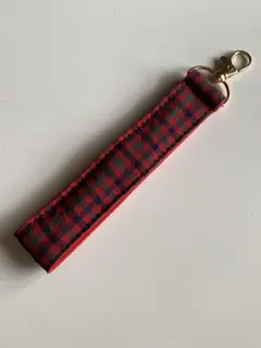 ファミリアチェック　ハンドメイド　スマホハンドストラップ　スマホストラップ帆布