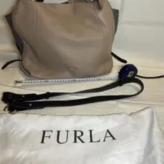 FURLA ベージュ レザー バッグ　肩掛け、斜め掛け、ハンドOK