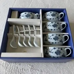 まるほん　とーき 青い花柄の陶器製食器セット