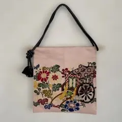 和風タペストリー　　刺繍御所車