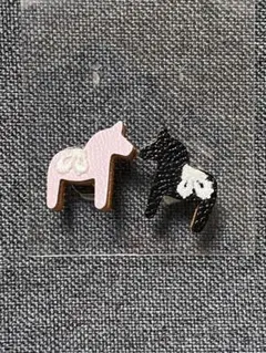 馬デザイン　馬型　ピアス(両耳用)