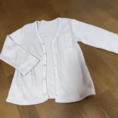 ホワイトリブ編みボタン付きカーディガン