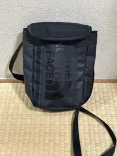 THE NORTH FACE ブラックショルダーバッグ