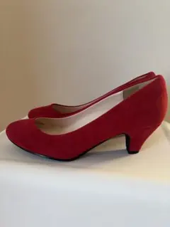 レッドパンプス ミディアムヒールのサムネイル