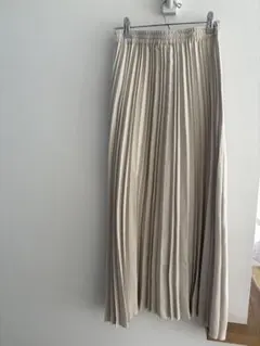 niko and ベージュ プリーツスカート