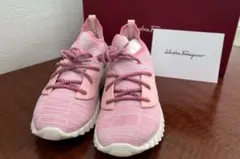 Ferragamo　フェラガモ　スニーカー　ピンクのサムネイル