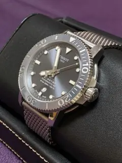 TISSOTシースター1000パワーマティック80グレー(ベゼル欠け有り)のサムネイル