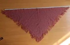 ハンドメイド ピンクの三角ストール フリンジ付 ブランケットひざ掛けマルチカバー