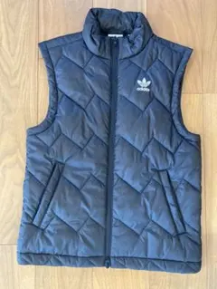 adidas キルティングベスト ⭐︎美品⭐︎
