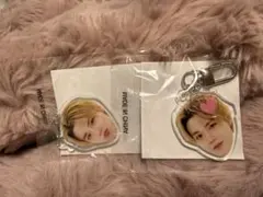 ドヨン　treasure 顔アクキー