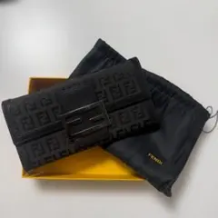 FENDI ズッカ柄 長財布 箱付きのサムネイル