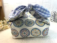 リボンがかわいいお弁当袋　保冷保温ポーチ