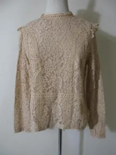 (O-45)未使用 ZARA ザラ レース トップス サイズS ベージュ 長袖