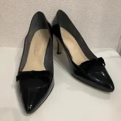 DIANA ダイアナ リボン付きパンプス　ポインテッドトゥ　エナメル　ブラック