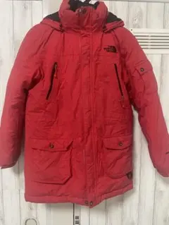 THE NORTH FACE 赤いダウンコート