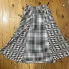 アンタイトル　ロングスカートのサムネイル