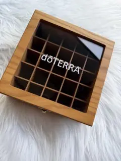 doTERRA ドテラ 木製 エッセンシャルオイル 収納ボックス(25本対応)のサムネイル