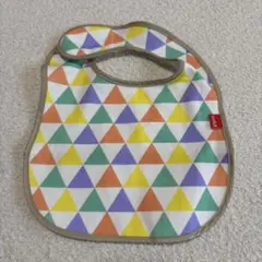 【ピジョン】カラフル三角形デザイン お食事エプロン