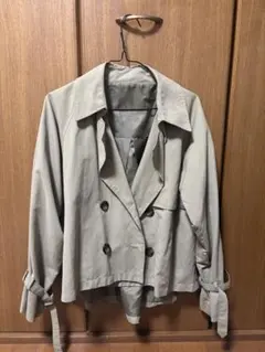 カーキ　トレンチコート M