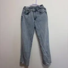 淡いブルー ストレートデニムパンツ
