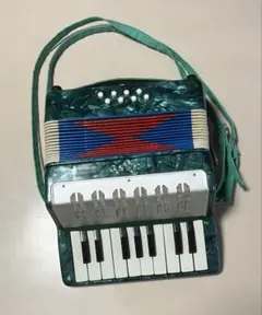 2026年最新】アコーディオンの人気アイテム - メルカリ