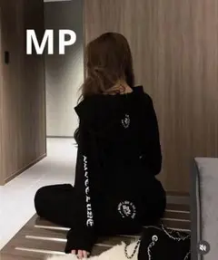 shoko Avail コラボ ロゴ使いジップパーカー グレー ラメ L - メルカリ