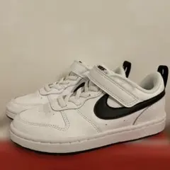 新品　キッズ　NIKE コートボロー18センチ