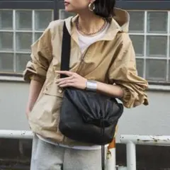 【美品】russet ソフトレザーショルダーバッグ　黒