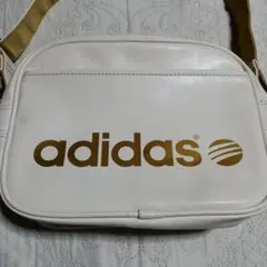 アディダス　adidasショルダーバッグ