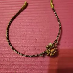 花モチーフ付き黒金ヘアバンド