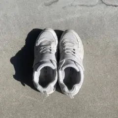 瞬足　キッズ用ホワイトスニーカー　21.5cm