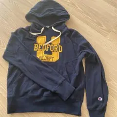 売り切りたいので値下げ交渉受け付けますChampion パーカー