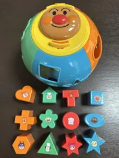 アンパンマン 育脳まるまるパズル　型はめパズル