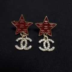 CHANEL 赤い星形ピアス　揺れるピアス