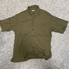 GU カーキ 半袖シャツ